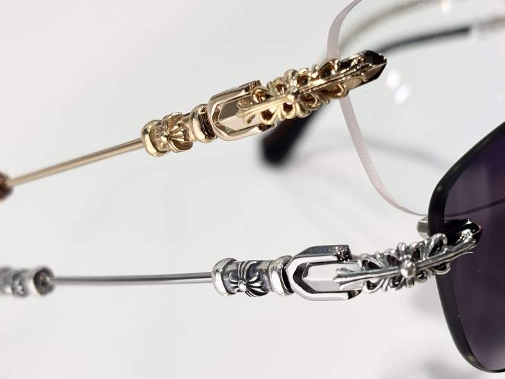 Picture of Chrome Hearts Sunglasses _SKUfw77670357fw